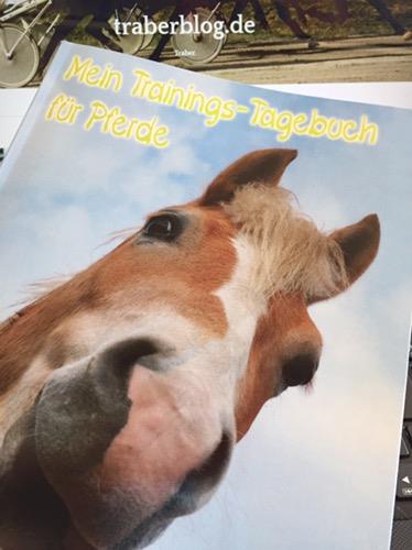 Read more about the article Lese-Traber: Rezension & Gewinnspiel von Mein Trainings-Tagebuch für Pferde [werbung]