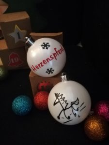 weihnachtsgeschenke-für-pferdefreunde_weihnachten-pferde_baumkugeln-pferde